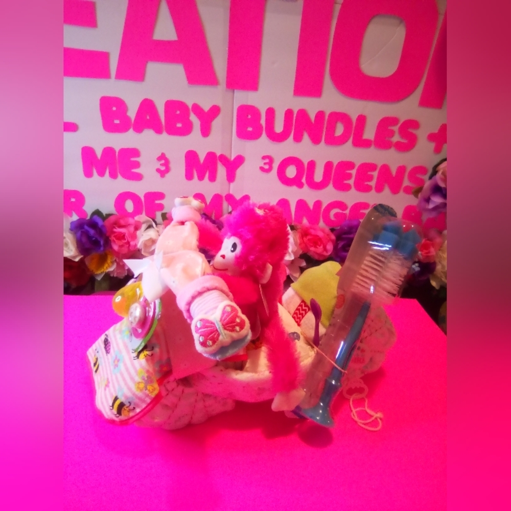 ((SOLD)) #150ππΌMOTORCYCLE DIAPER CAKE ("FOR A BABY GIRL") - Picture 1 of 10